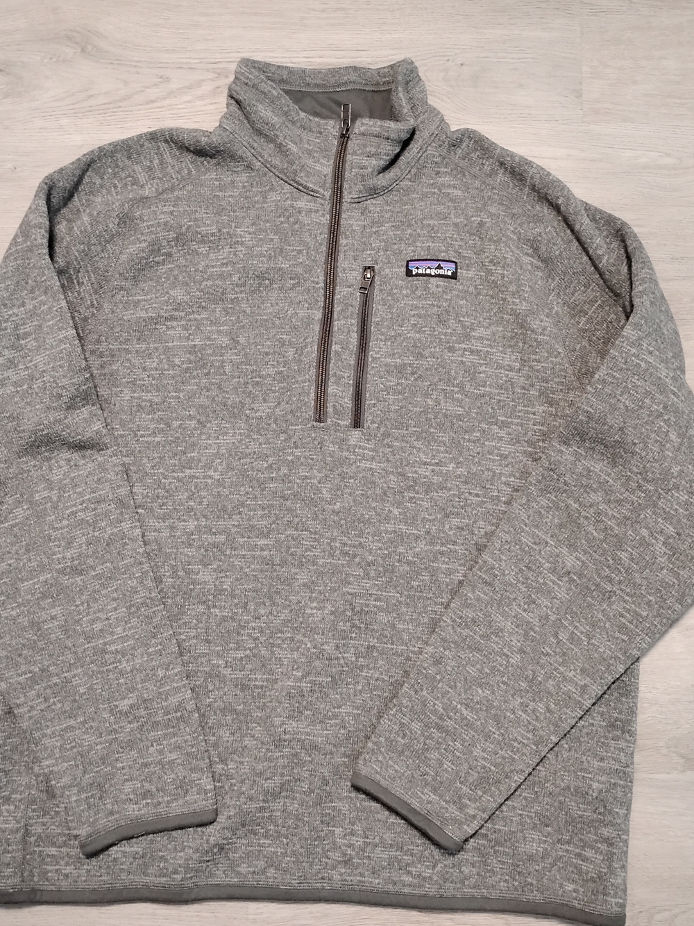 Patagonia Men's Zip-Front Heather Gray Fleece Pullover. Large